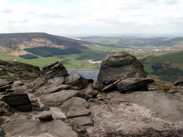 File:Dean Rocks - geograph.org.uk - 406686.jpg