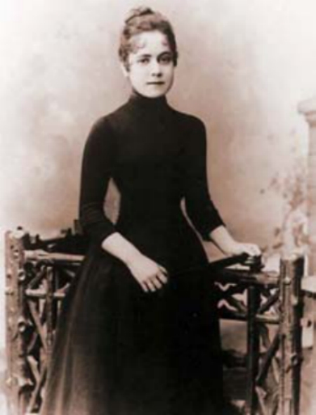 File:Elvira García y García.jpg