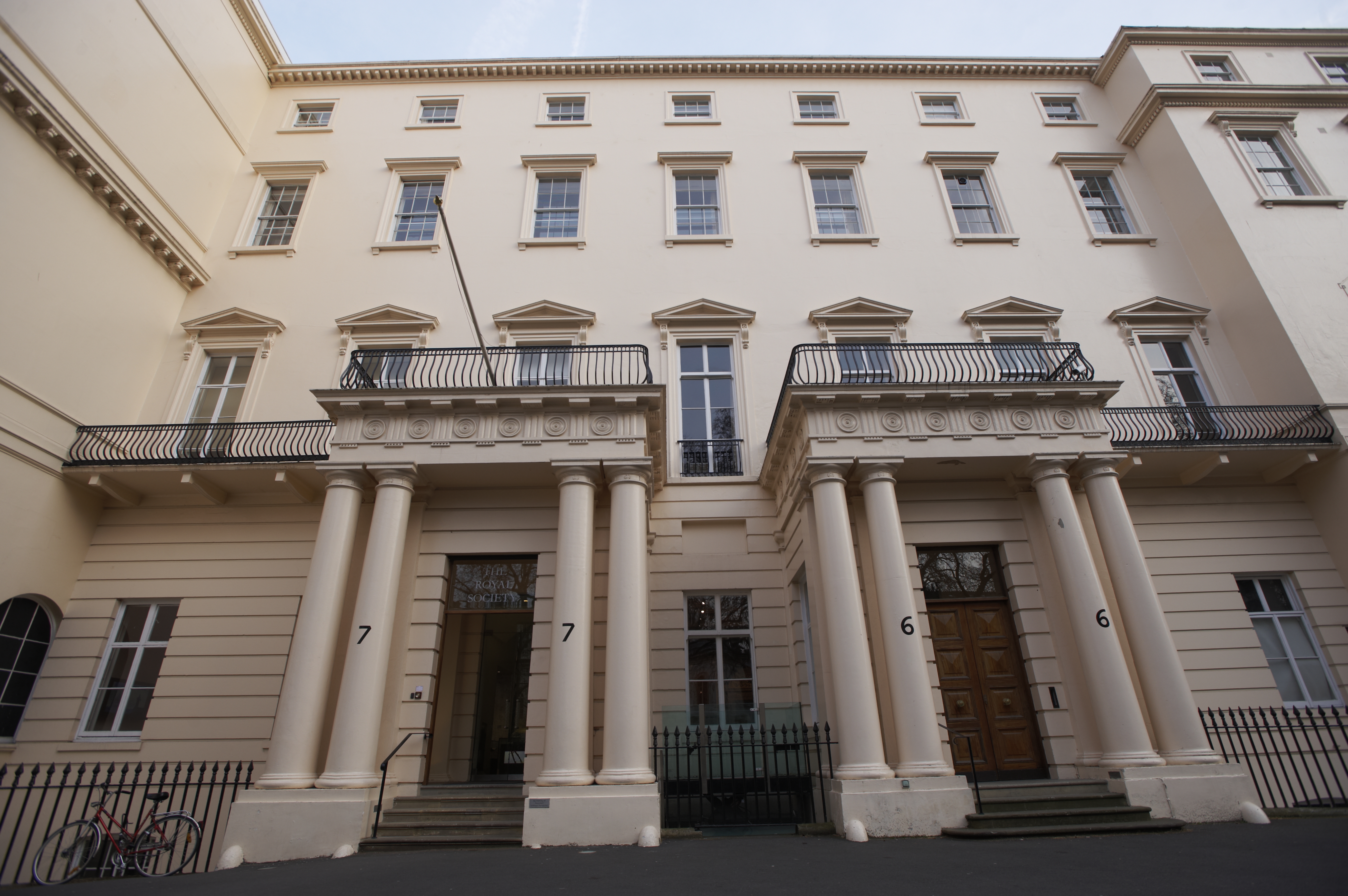 Headquarters of the [[Royal Society]] in [[Carlton House Terrace]] in London