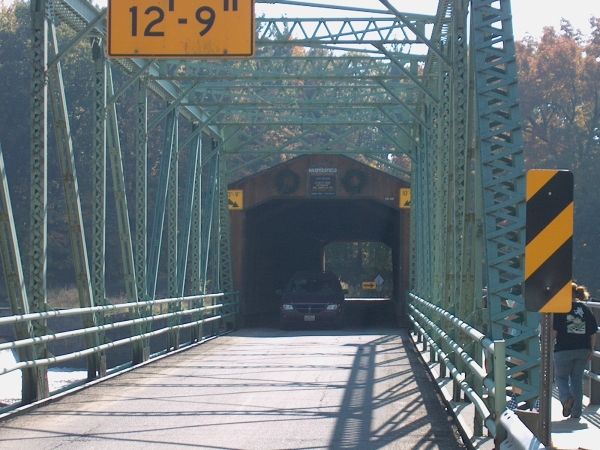 File:Harpersfield (Ashtabula County, Ohio) Covered Bridge 4.jpg