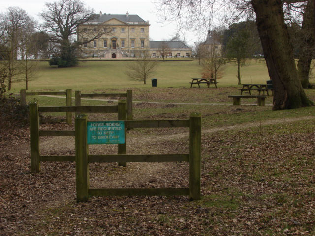 File:Homewood Park, Chertsey - geograph.org.uk - 1757905.jpg