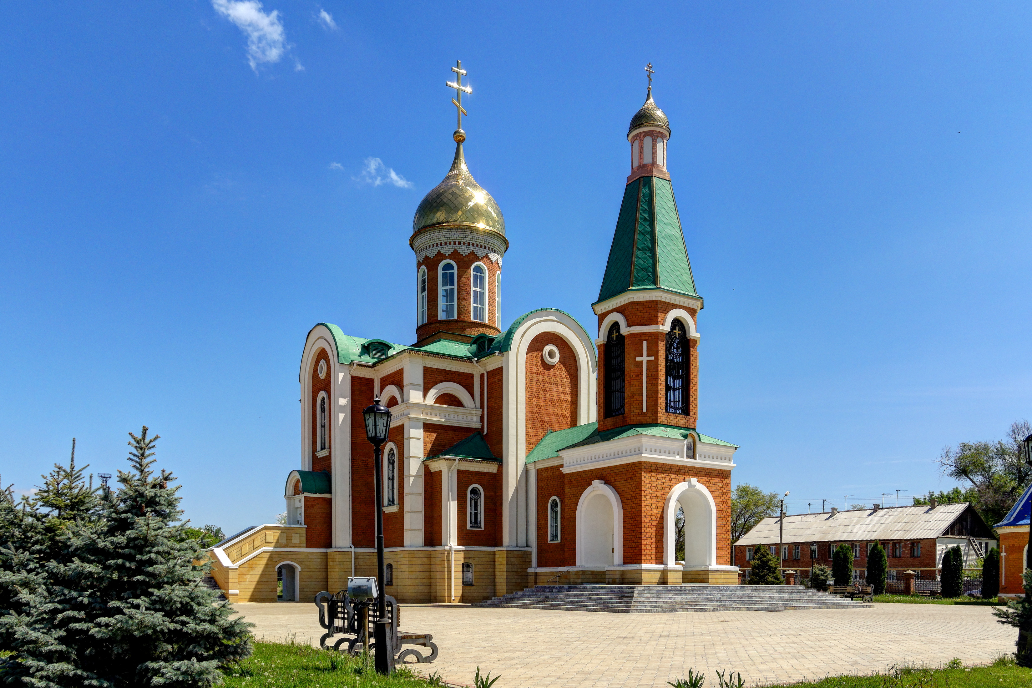 Село красный яр. Памятники красный Яр Астраханская область. Памятники красного Яра Астраханской области. Красный Яр Астраханская область достопримечательности. Красный Яр город.