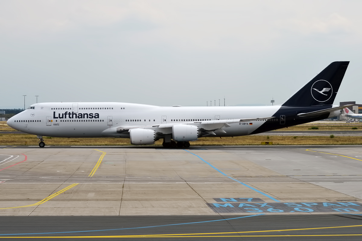 Lufthansa 747-8