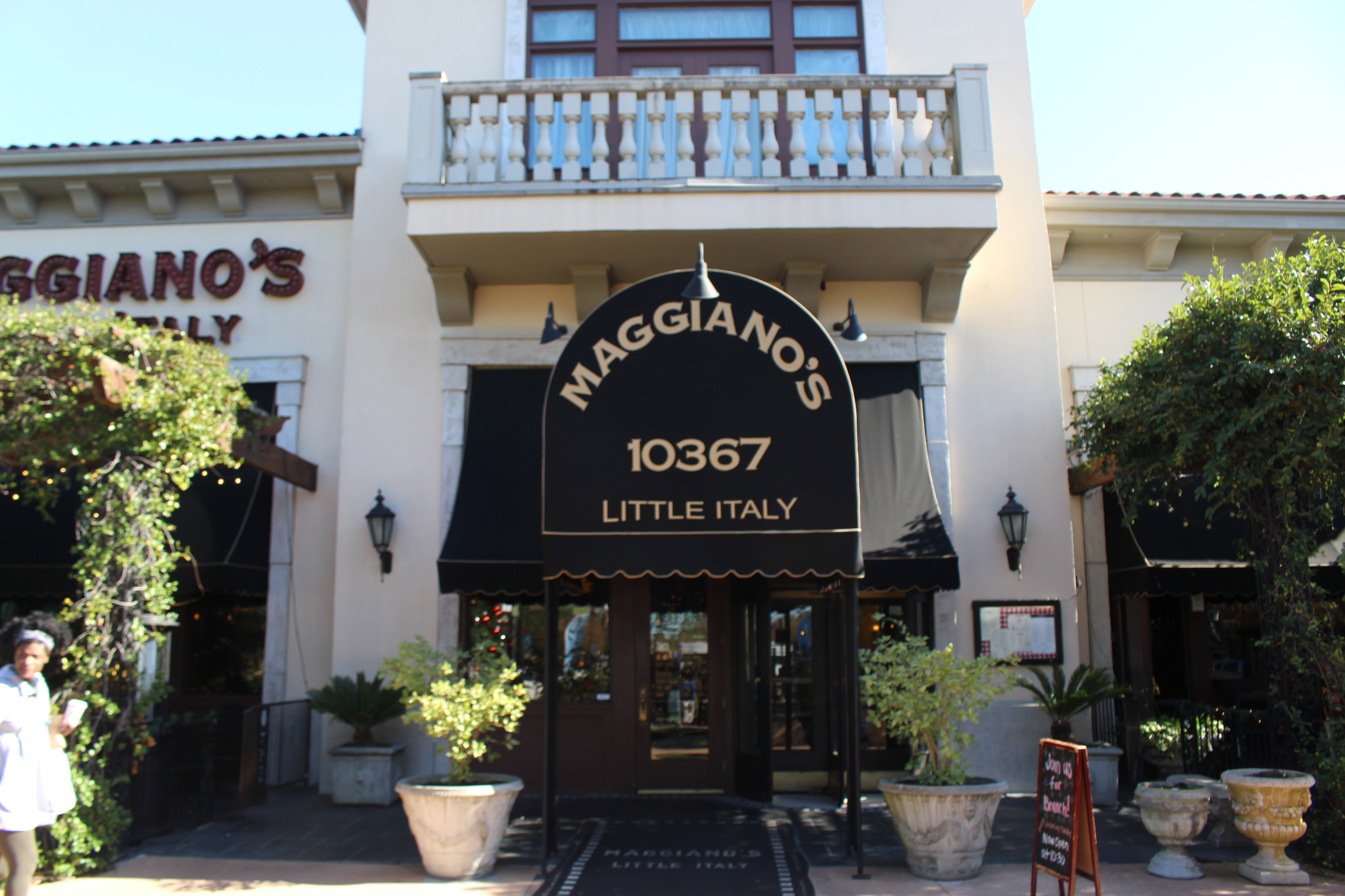 File:Maggiano's Little Italy Restaurant, St. Johns Town Center.jpg -  Wikimedia Commons