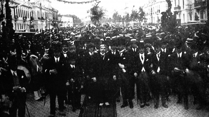 Manifestación popular en honor de Chocano. Lima, 1922.