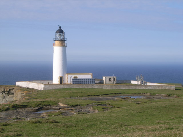 File:Noup Head lighthouse - full enclosure - geograph.org.uk - 953588.jpg