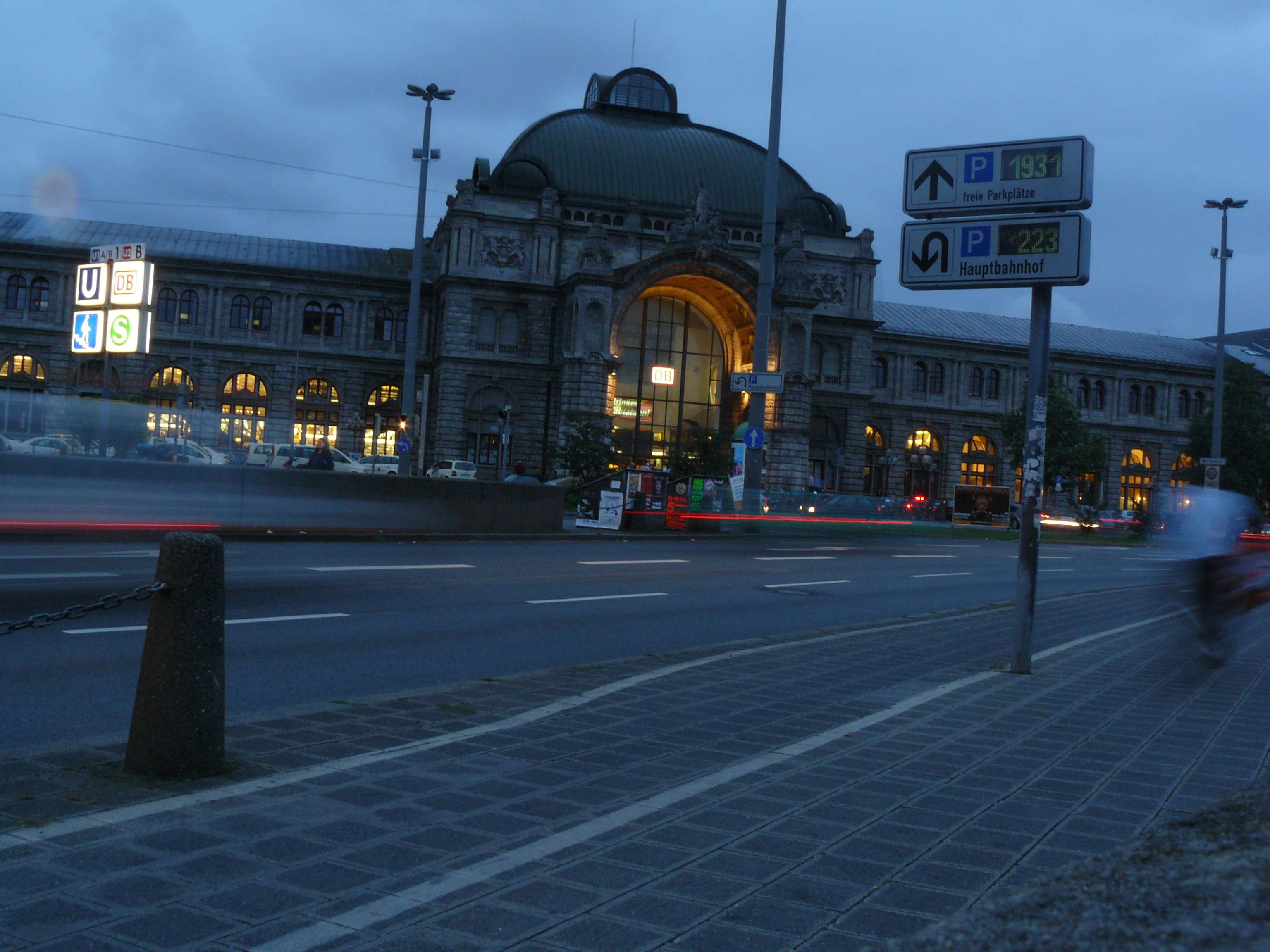 FileNuremberg bahnhof railway station.JPG   Wikimedia Commons