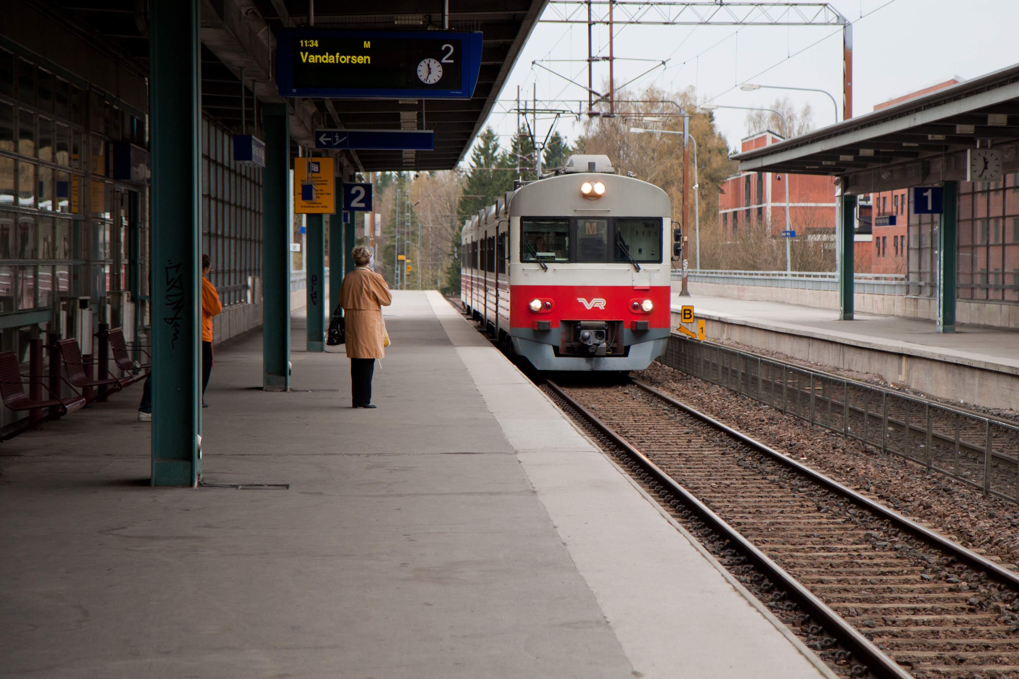 File:Pohjois-Haaga Train Station  - Wikimedia Commons