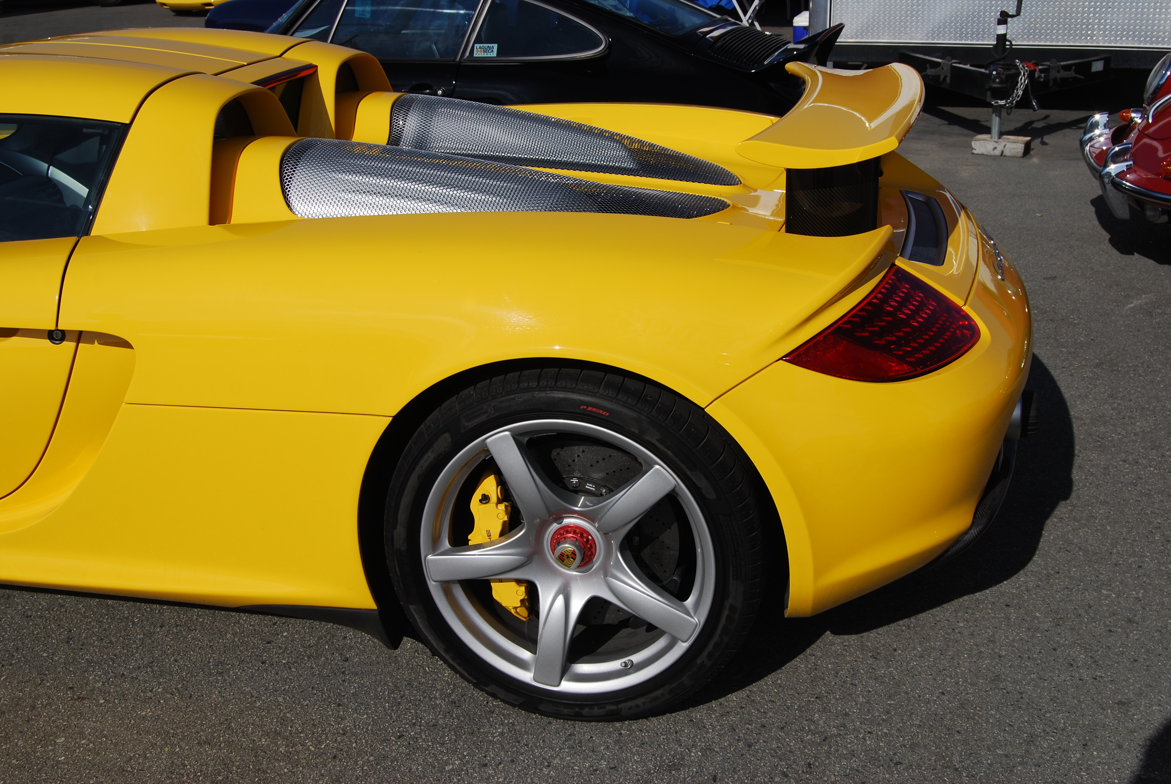 File:Porsche Carrera GT engine cover, rear wheels, etc. (7482924074).jpg -  Wikimedia Commons