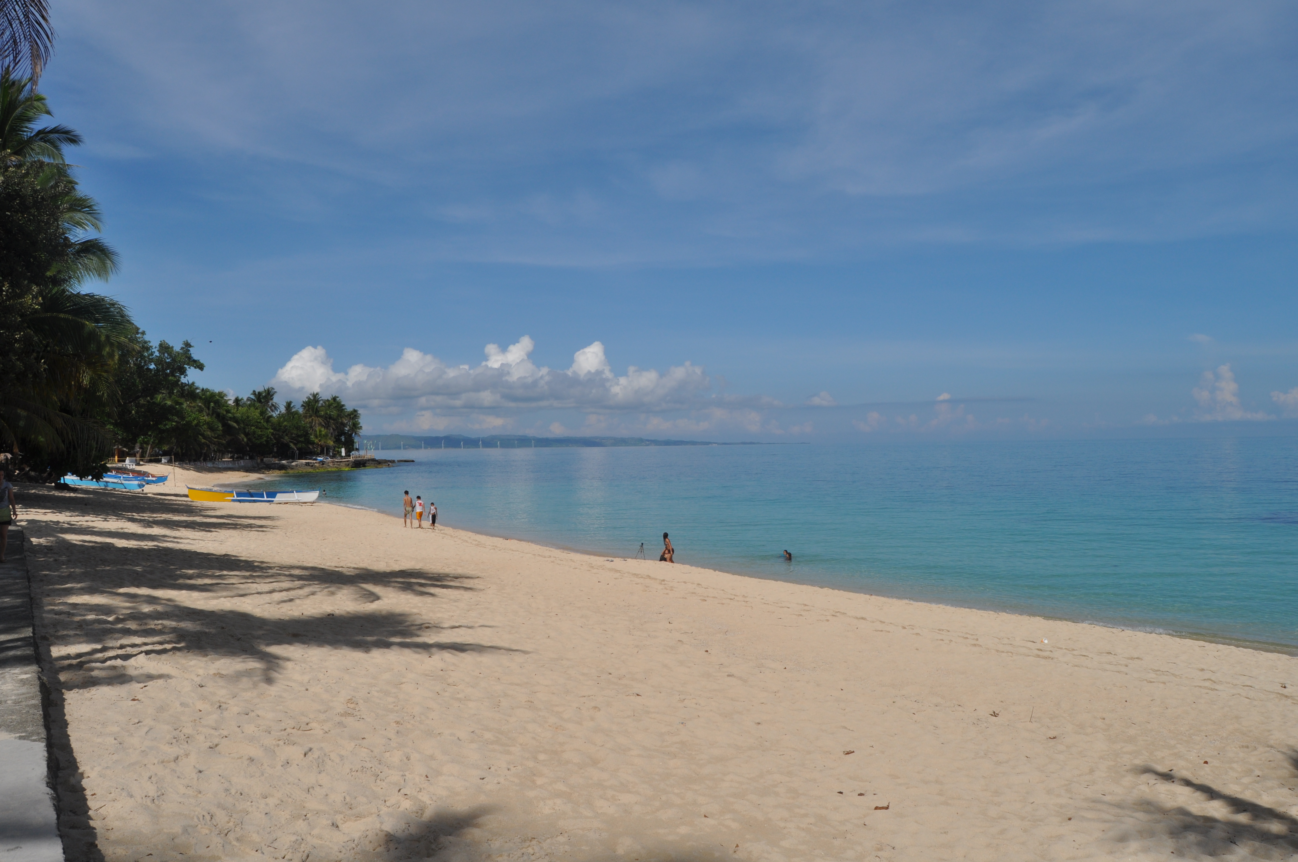 Saud Beach, Luzon