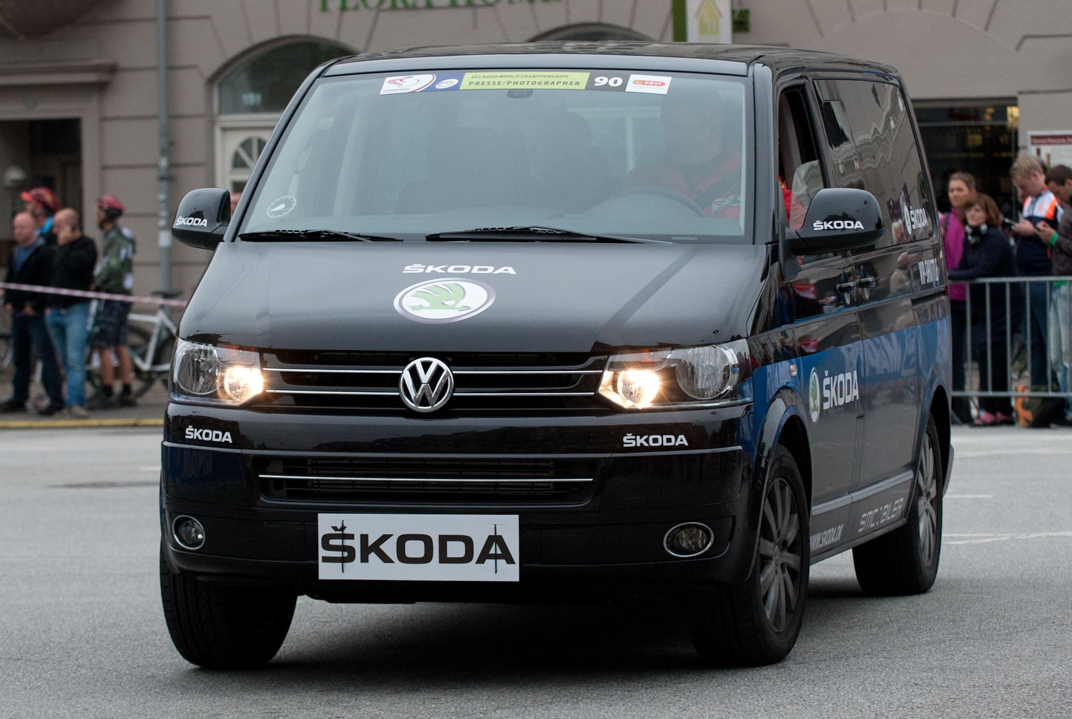 File:VW Transporter at 2011 UCI Road World Championship.jpg
