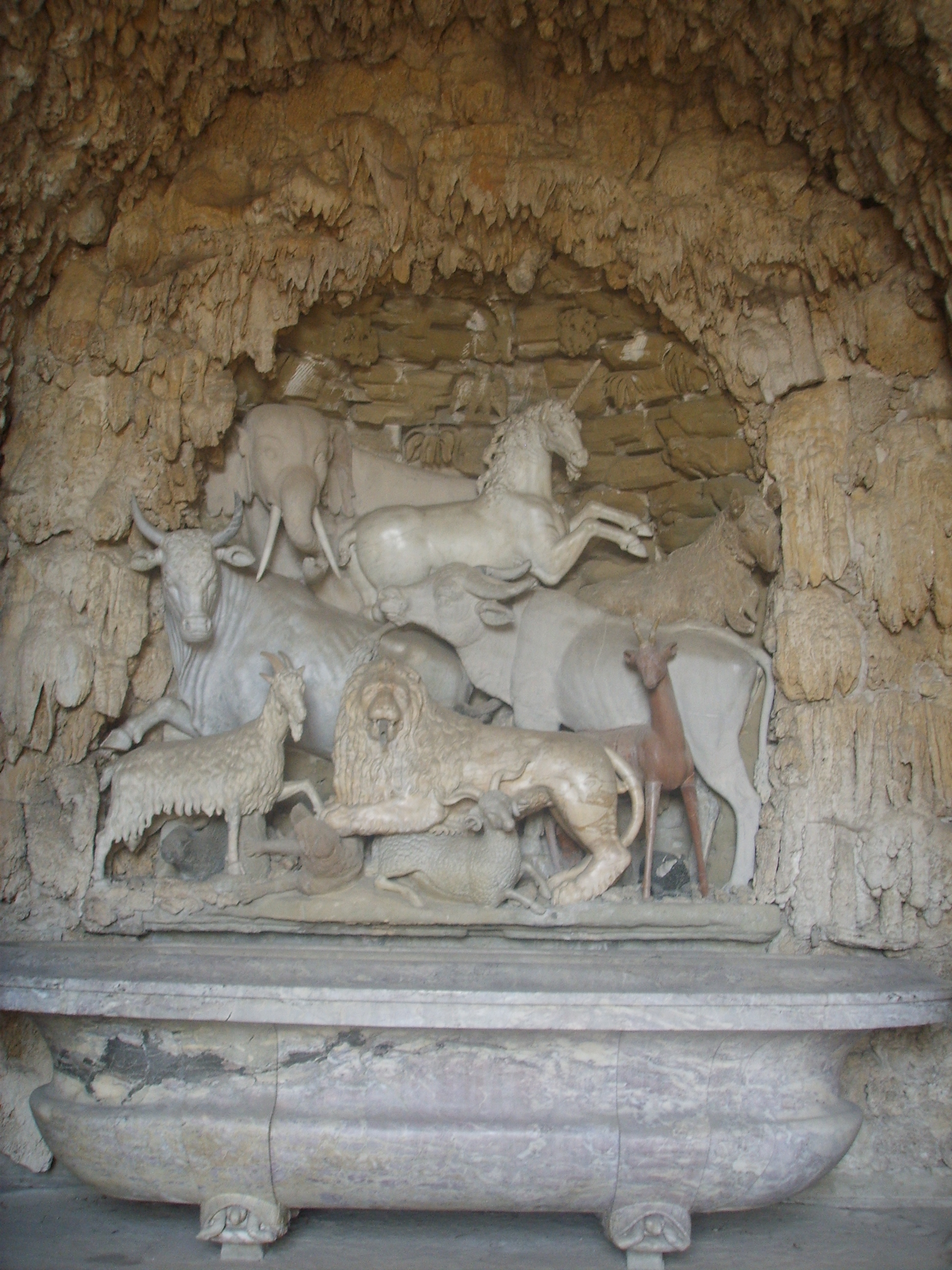 File:Villa di Castello, Grotta degli animali 03.JPG - Wikipedia
