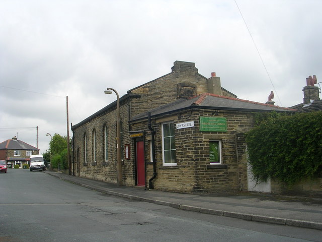 File:Wrose Hill Chapel - Low Ash Avenue - geograph.org.uk - 2523063.jpg