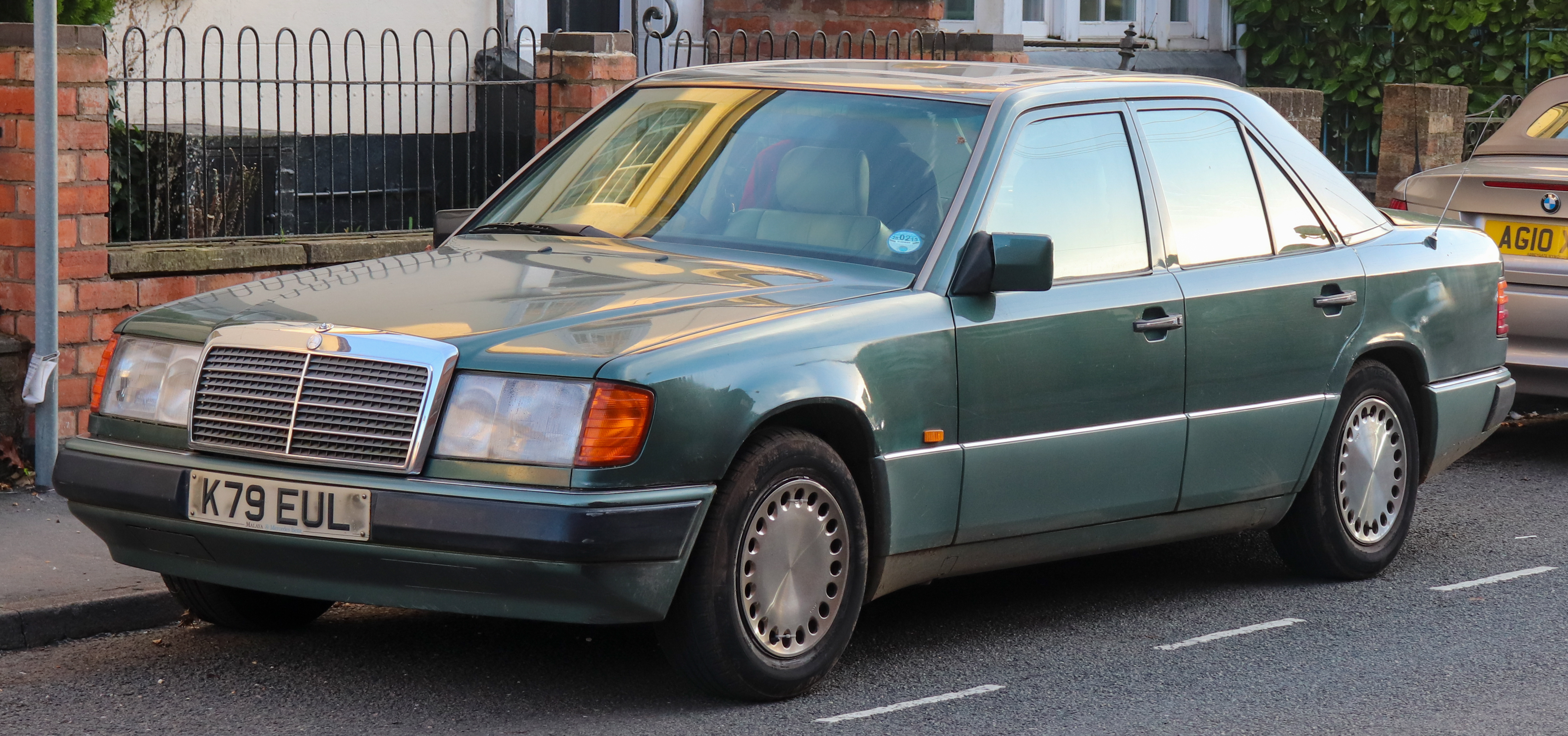 Mercedes-Benz 230 1992. Mercedes Benz e 1992. Мерседес 1992 года выпуска.