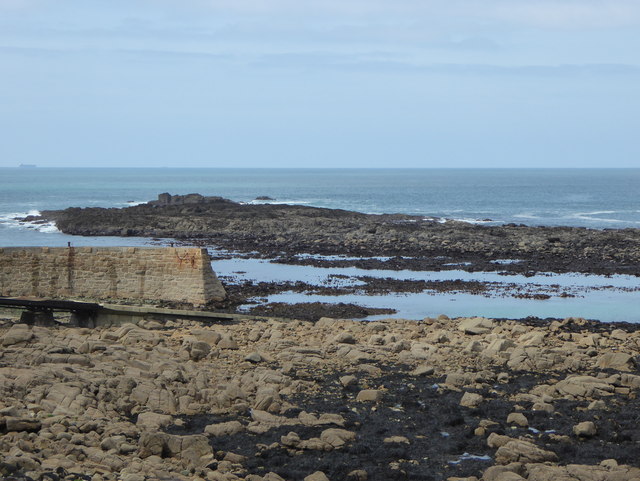 File:A very low tide at Sennen Cove - geograph.org.uk - 4408478.jpg