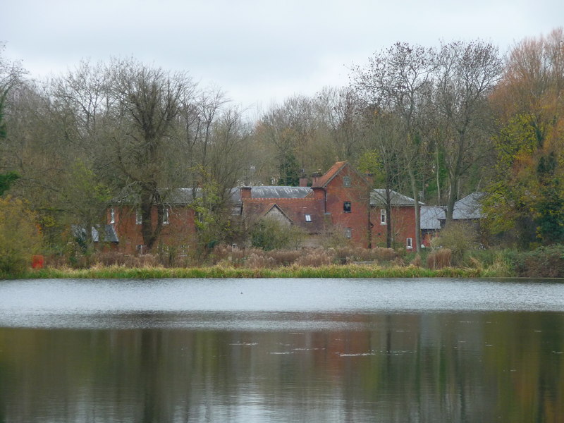 File:Andover - Barlows Lake - geograph.org.uk - 2214766.jpg