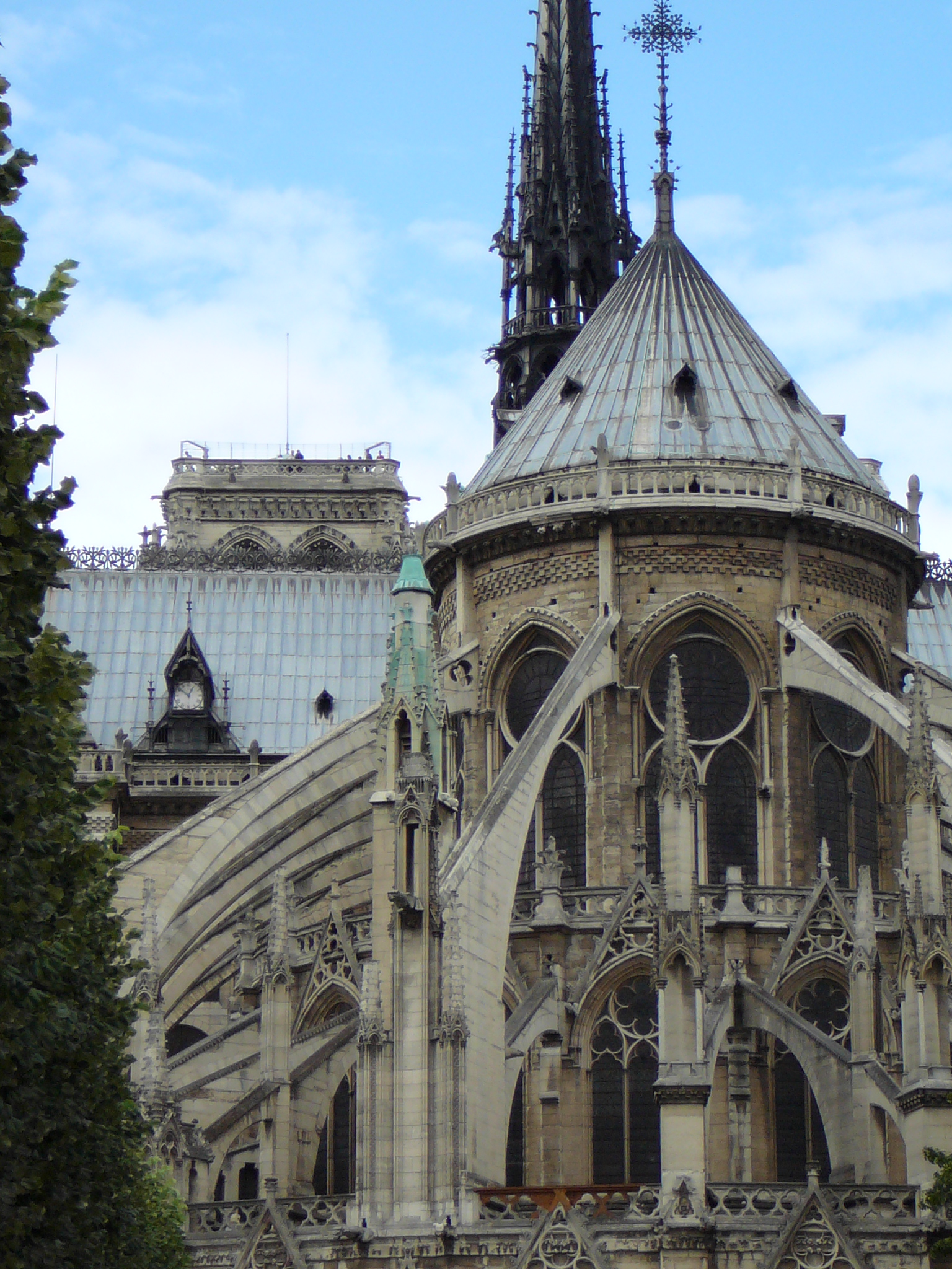 file-notre-dame-de-paris-by-day-jpg-wikimedia-commons