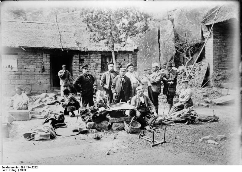 File:Bundesarchiv Bild 134-A292, Tsingtau, Einweihung der Irenenbaude.jpg