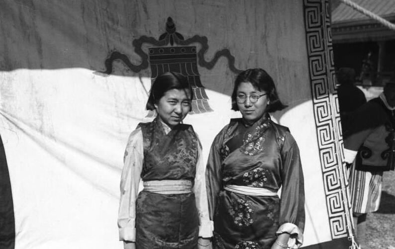 Sikkim Costumes and Traditional Dress - Wikipedia