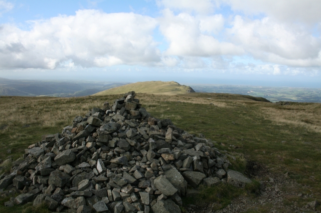 Cairn on Illgill Head. - geograph.org.uk - 536982