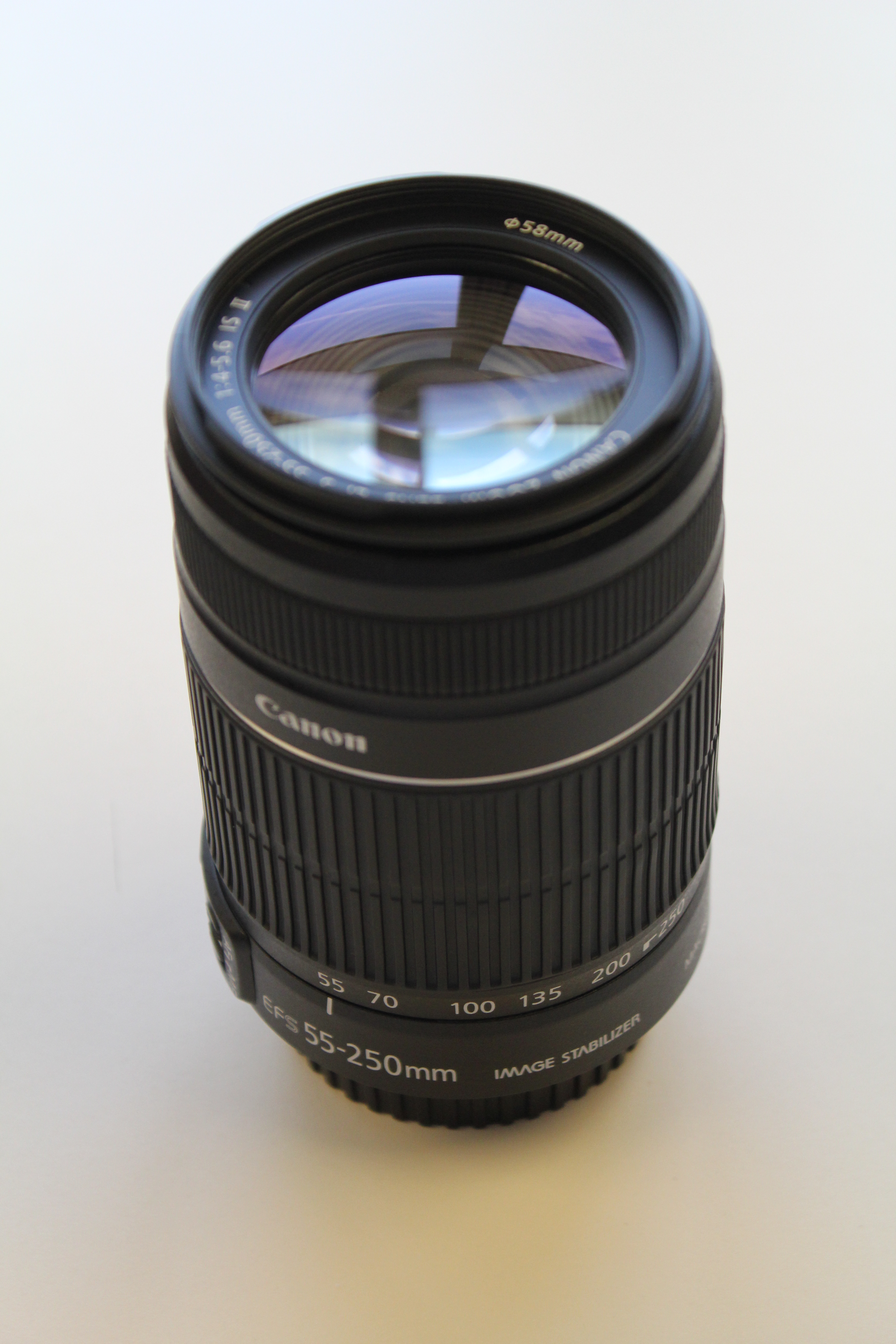 File:Canon EF-S 55-250 mm F4-5.6 IS II lens.JPG - Wikimedia Commons