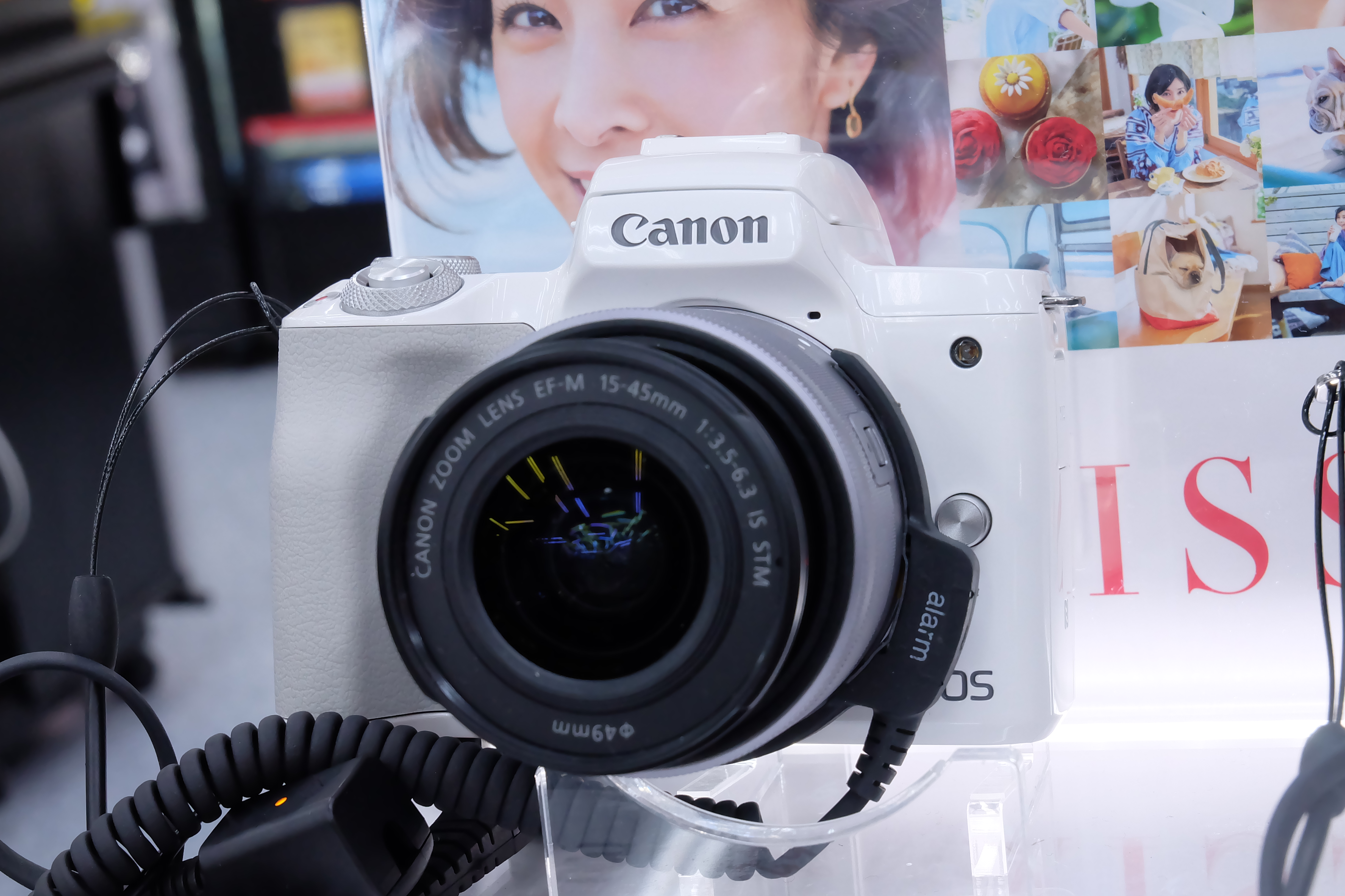 File:Canon Eos Kiss M 29 mar 2018e.jpg - Wikimedia Commons