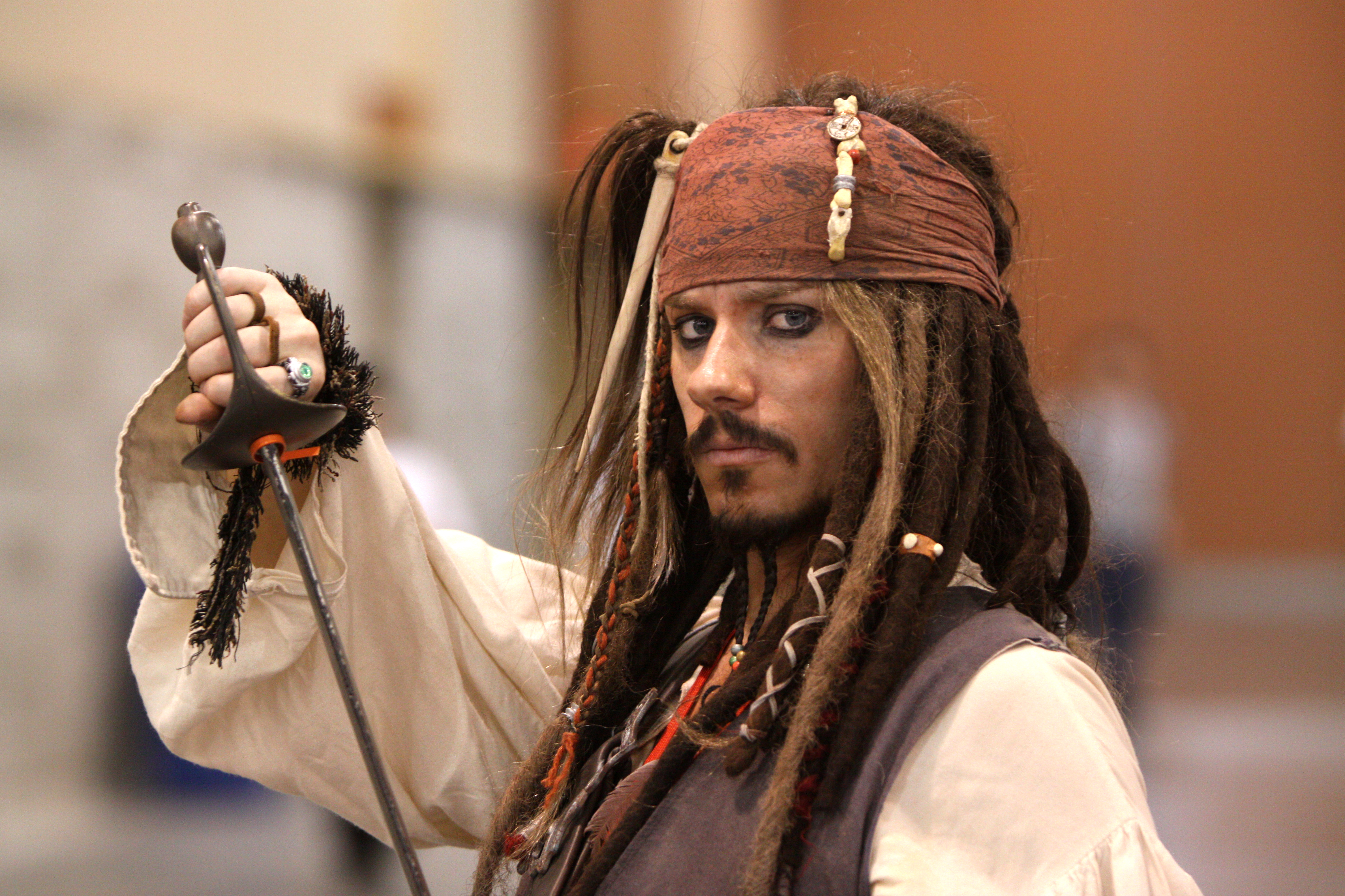 Captain jack sparrow hi-res stock photography and images - Alamy