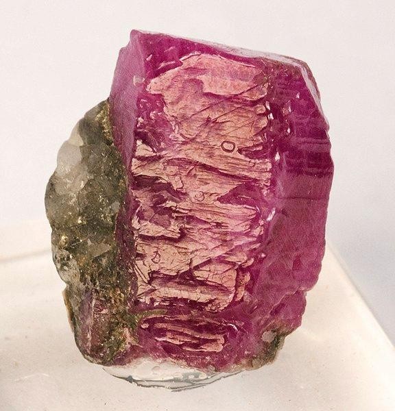 File:Corundum-52754.jpg