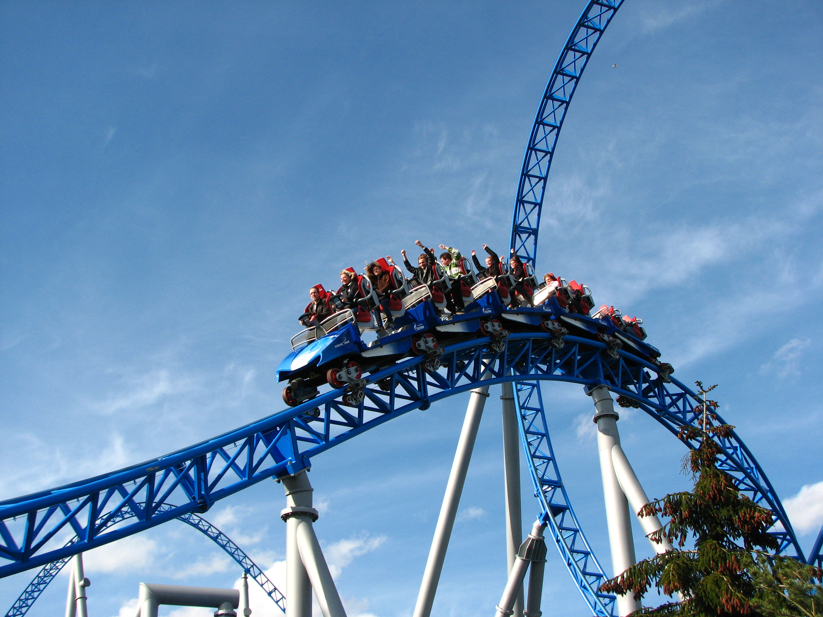 Скорость развлечения. Европа-парк Германия аттракционы. Europa Park Германия. Парк аттракционов Europa Park в Германии. Евро парк Германия аттракционы.