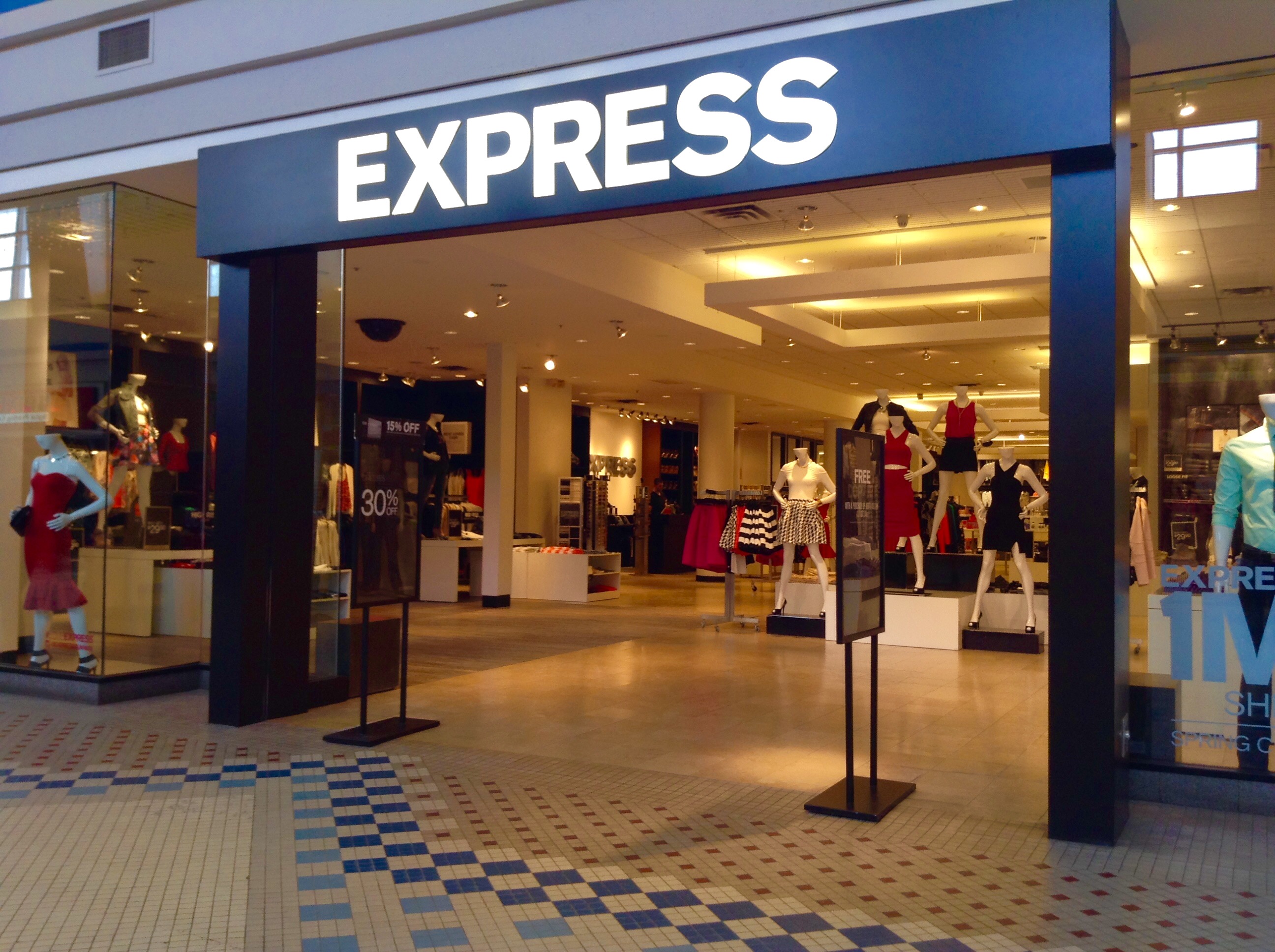 Express Clothing Store Locator  Find Women's & Men's Clothing Near Me