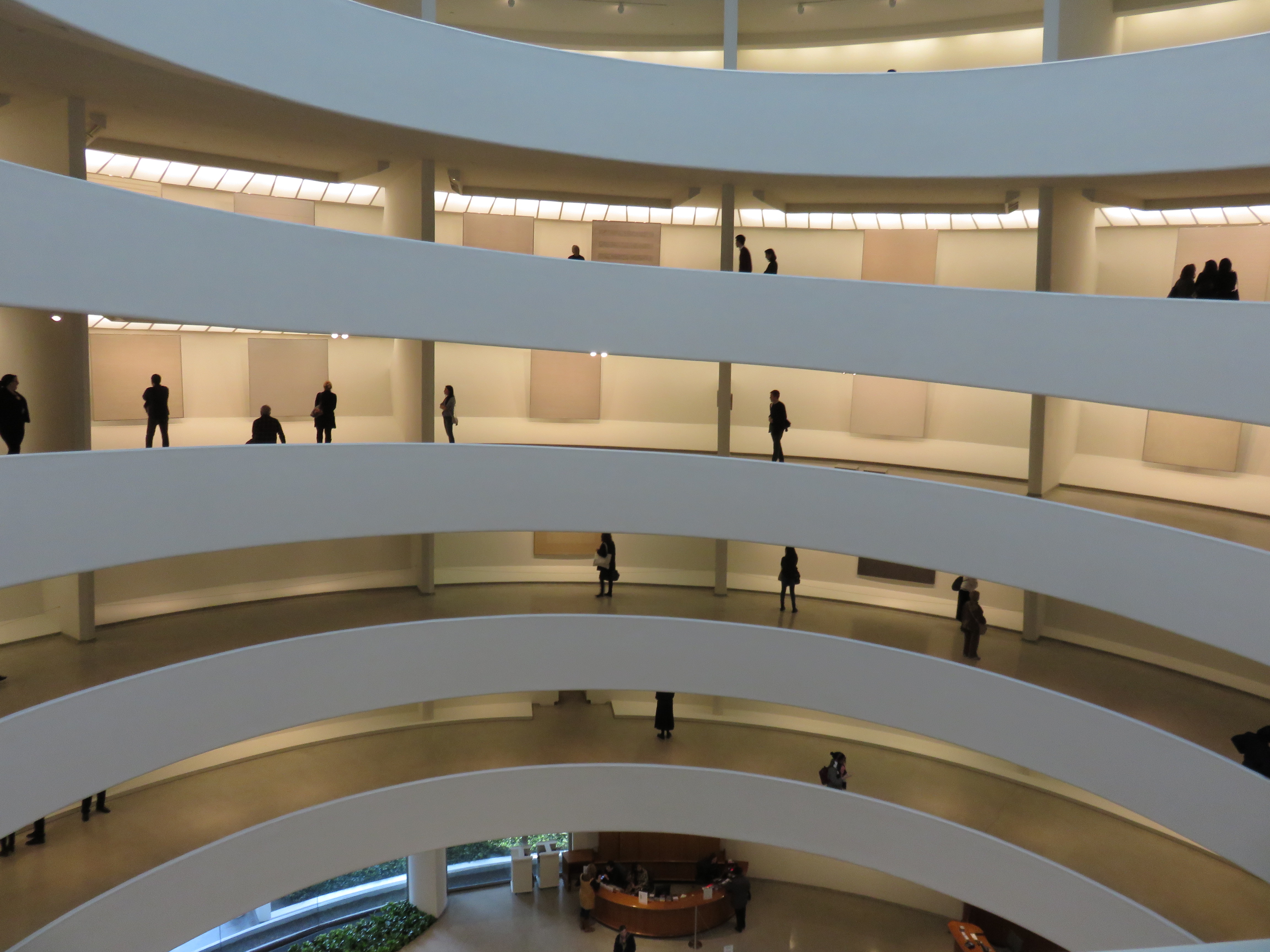 File Guggenheim Museum Interior 2016 Jpg Wikimedia Commons