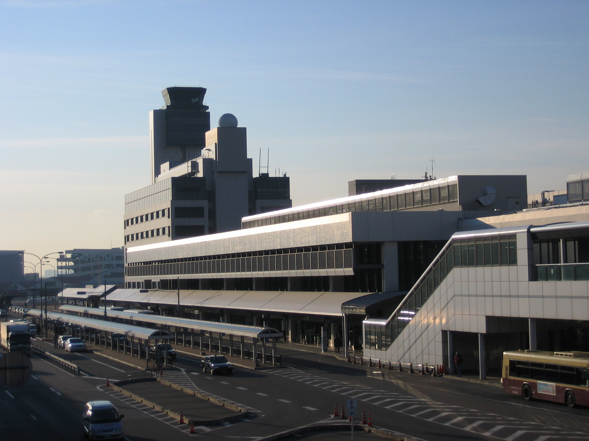 Itami Airport - Wikipedia