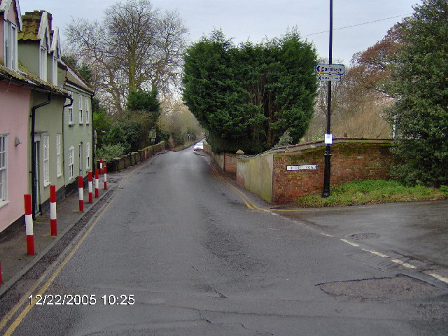 File:Junction of Earsham Street and Outney Road, Bungay - geograph.org.uk - 94153.jpg