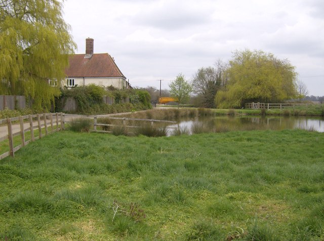 File:Manor Farm - geograph.org.uk - 396671.jpg