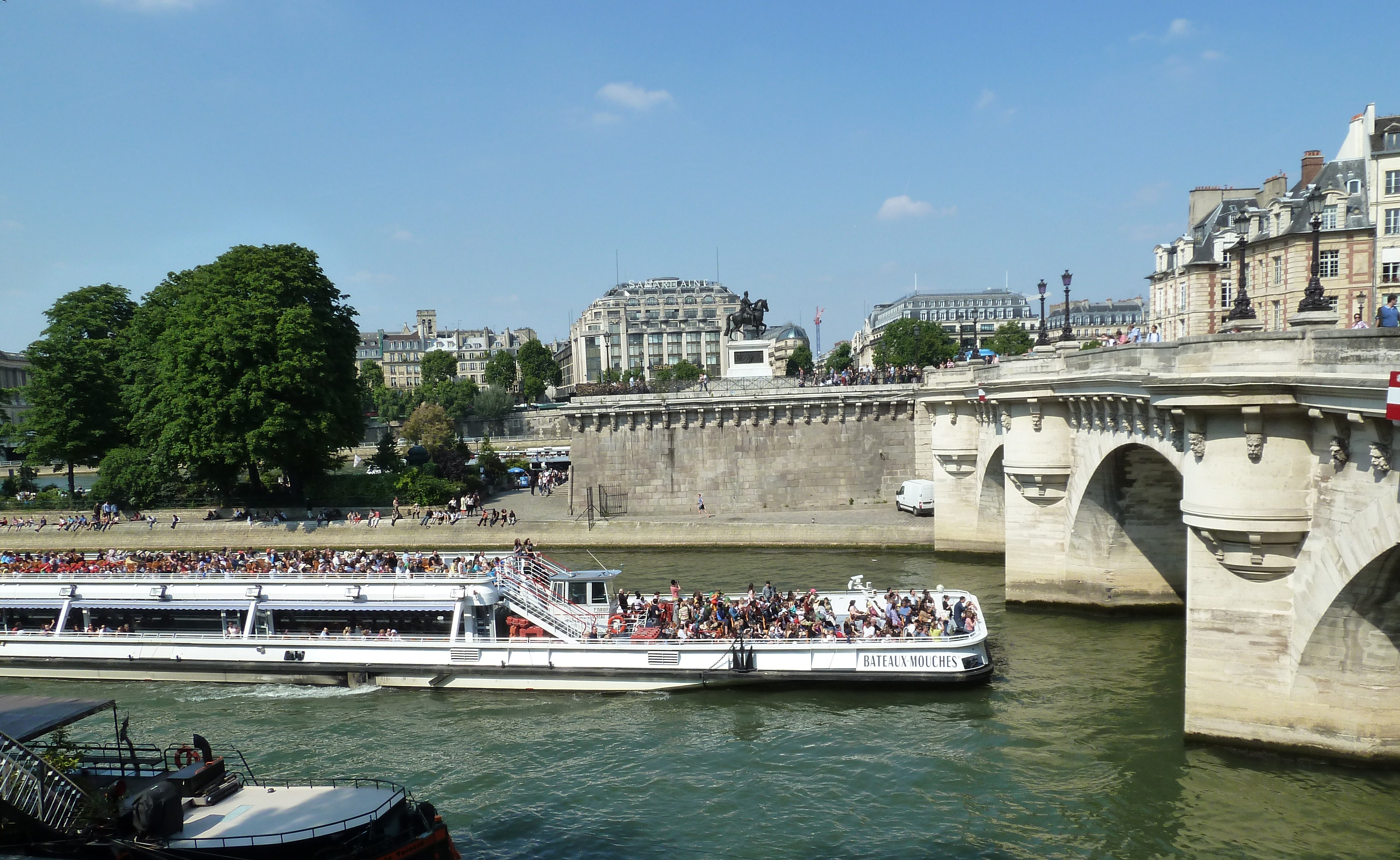 Les bateaux. Бато муш Париж история. La seine сыворотки. La seine разбор. Traverse la seine.