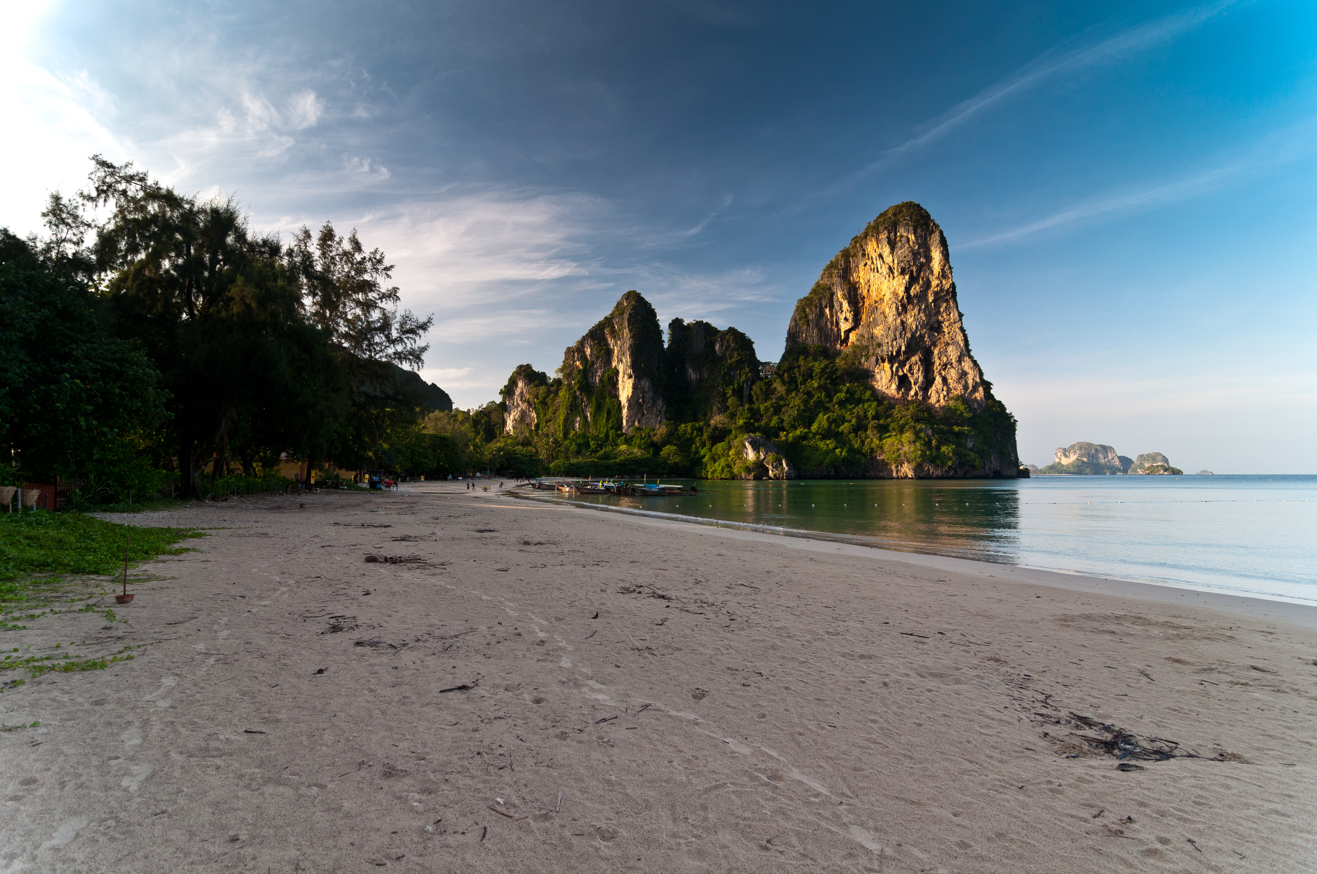 Railay Beach - Wikipedia