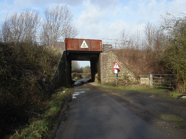 File:Railway bridge close to Colethrop village - geograph.org.uk - 122786.jpg