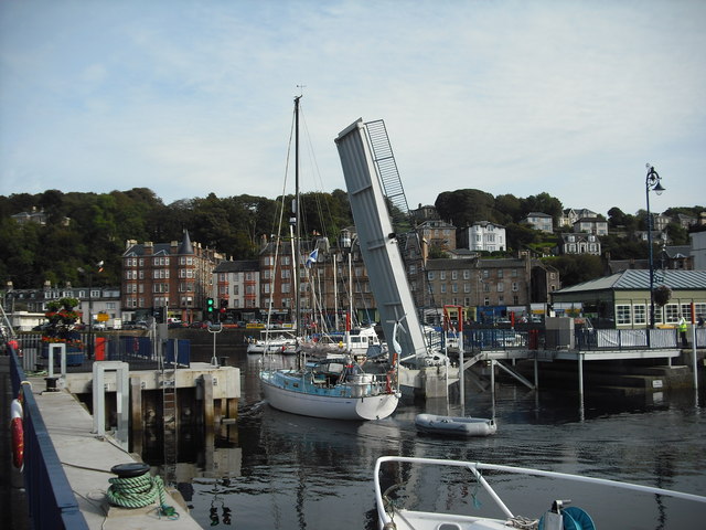 File:Rothesay harbour - geograph.org.uk - 1491302.jpg