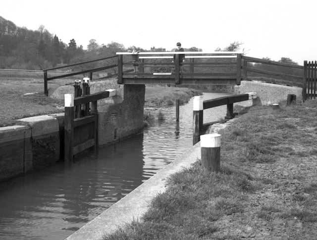 File:St. Catherine's Lock, River Wey, Guildford - geograph.org.uk - 1396998.jpg