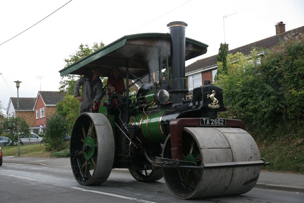 Steamroller. Первые паровые катки Aveling-Barford. Портер паровоз. Steamroller человек. Gorge rhe Steamroller Thomas.