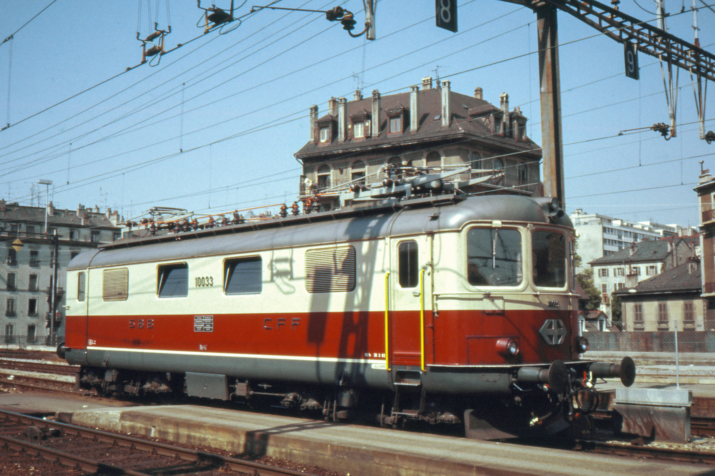 [Obrázek: Swiss_Rail_Re_4_4_I_TEE_10033.jpg]