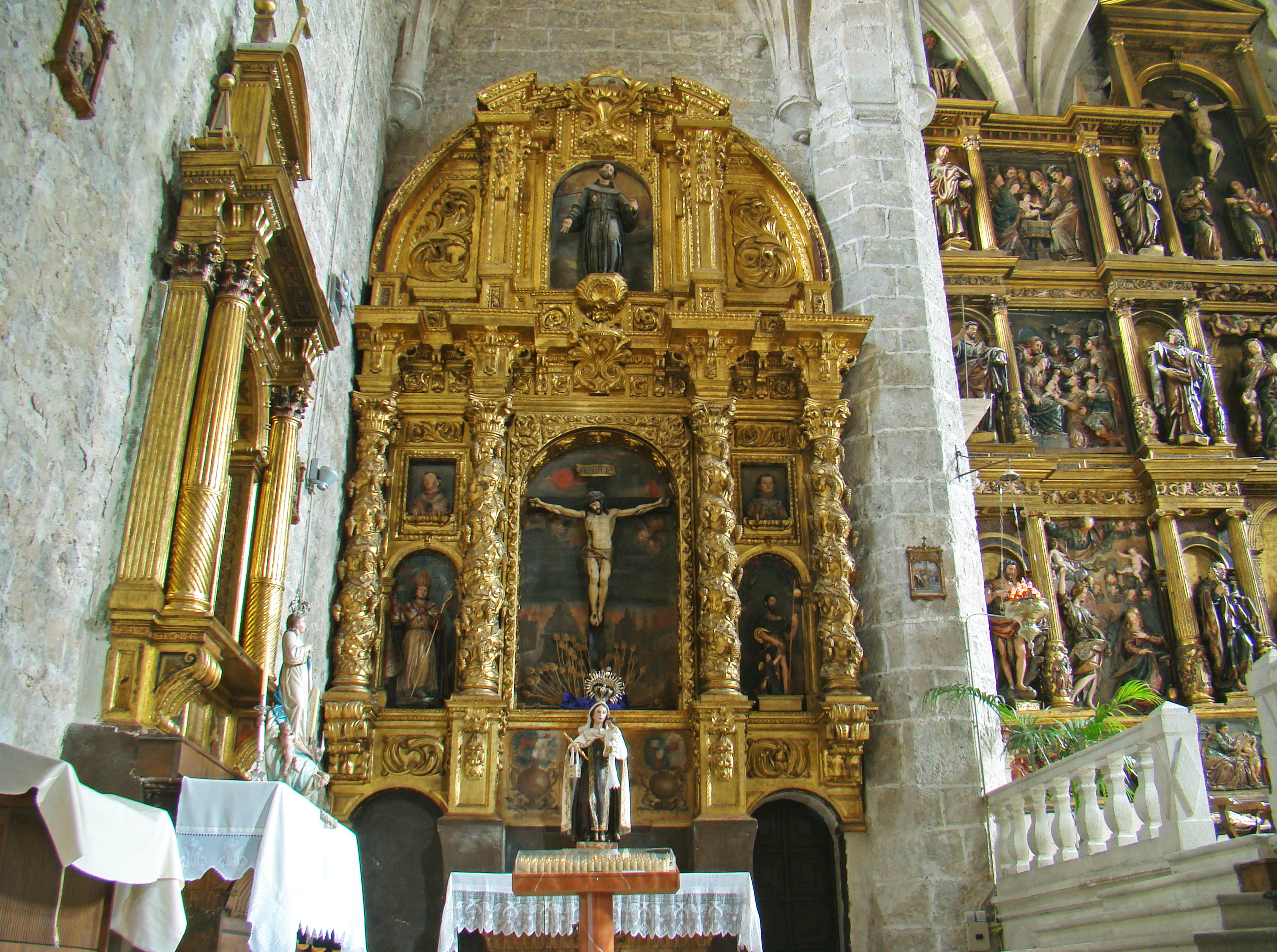 Archivo:Tudela de Duero iglesia Asuncion retablo salomonico crucifijo  ni.jpg - Wikipedia, la enciclopedia libre