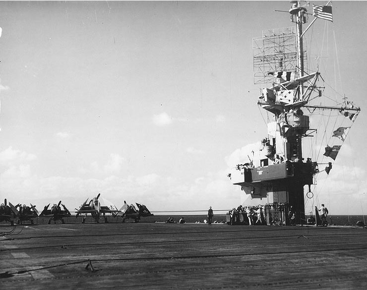 File:View over deck of USS Makin Island (CVE-93).jpg