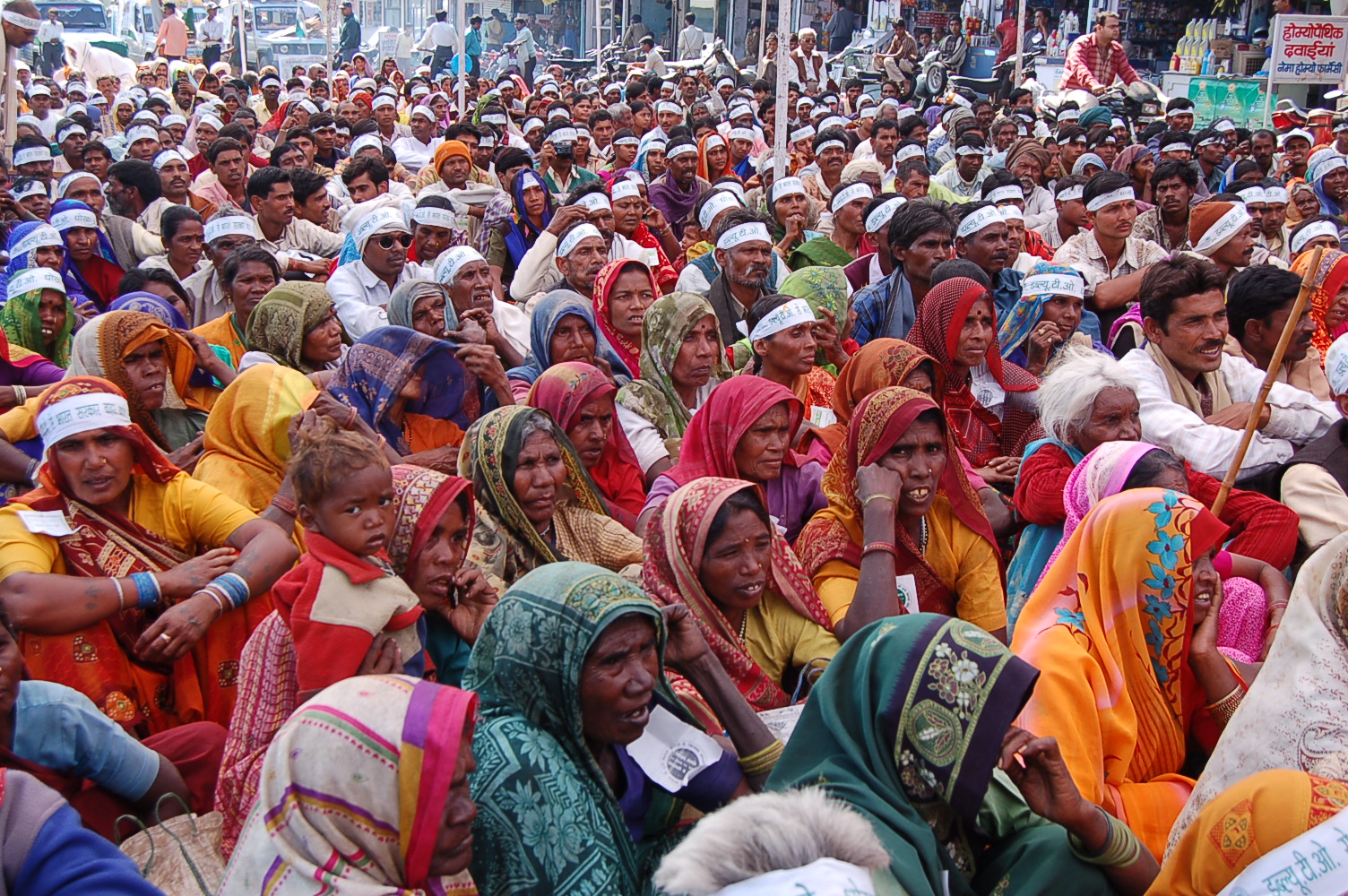 File:Women at farmers rally, Bhopal, India, Nov 2005.jpg ...