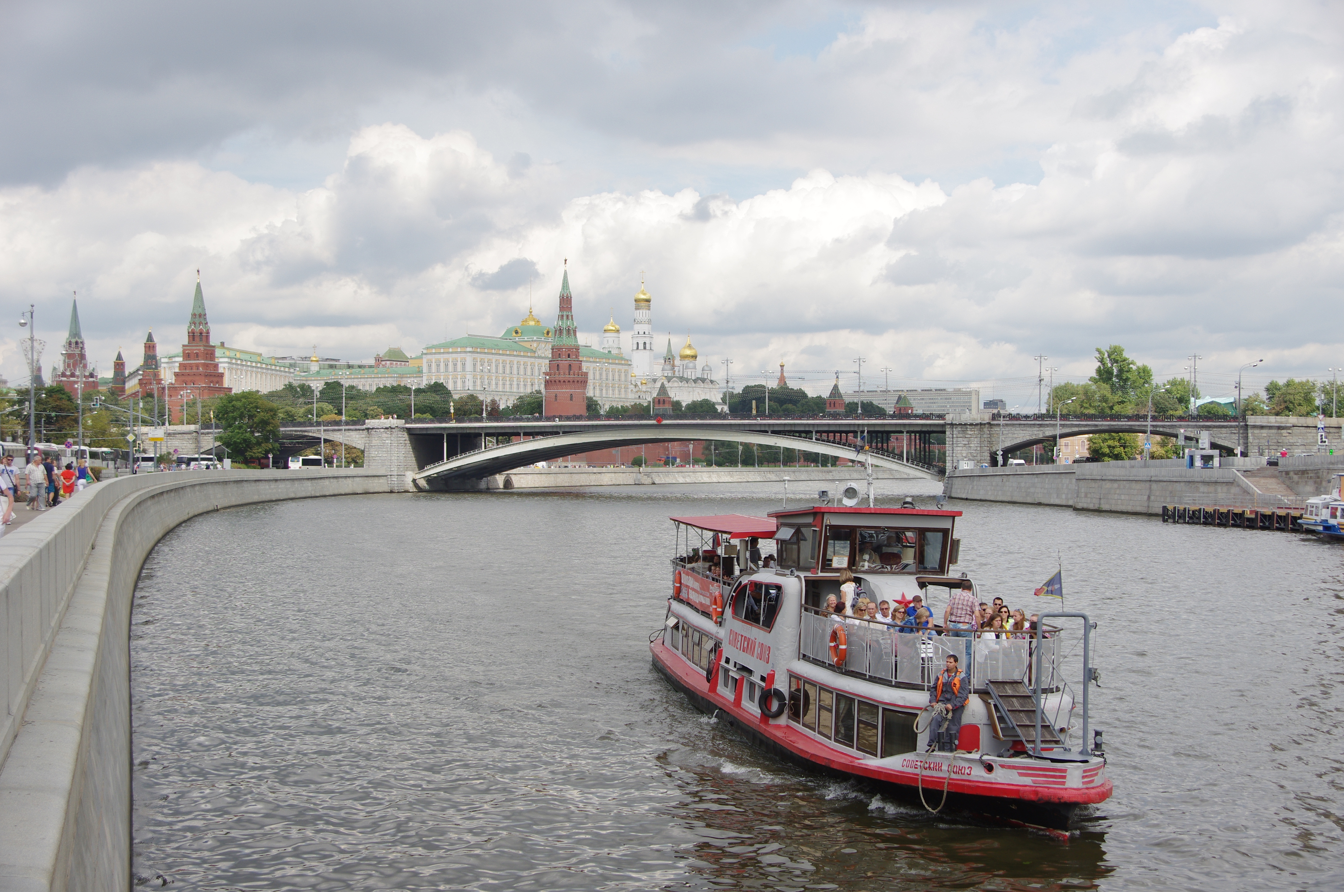 Река москва правило. Реки Москвы. Нижняя Москва река. Чайка на Москве реке. Верхняя Москва река.