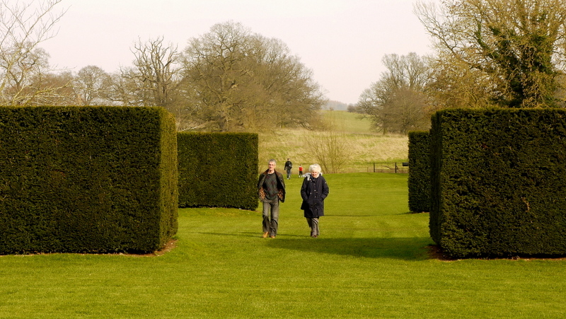 A fine afternoon at Coughton Court - geograph.org.uk - 3886579