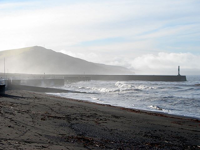 File:A stormy day at Aberystwyth South beach - geograph.org.uk - 659134.jpg