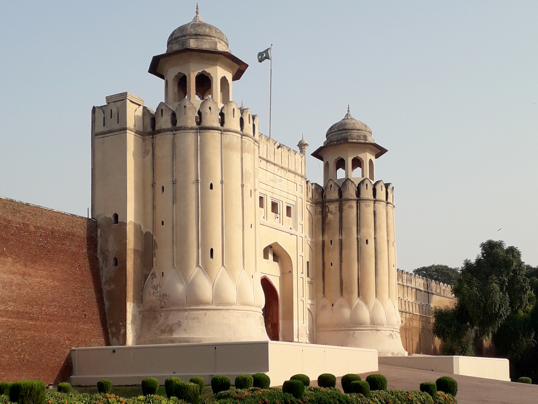 Лахорские ворота. Лахорская крепость. Лахорская крепость на карте. Sharjah Fort ворота. Лахорская крепость вид сверху.