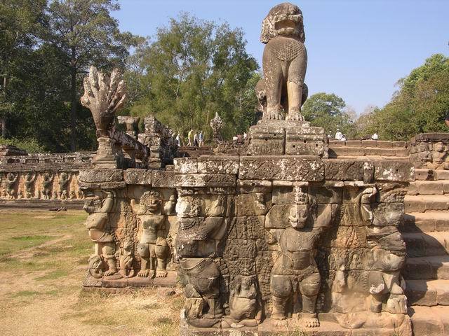 File:Angkor Thom-12.jpg
