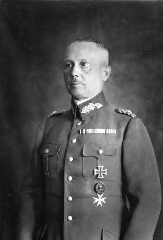 Werner von Fritsch Bundesarchiv_Bild_183-R16862%2C_Werner_von_Fritsch